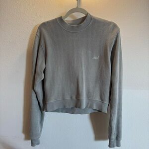 Kith Women's Light Gray Crew Neck Sweater